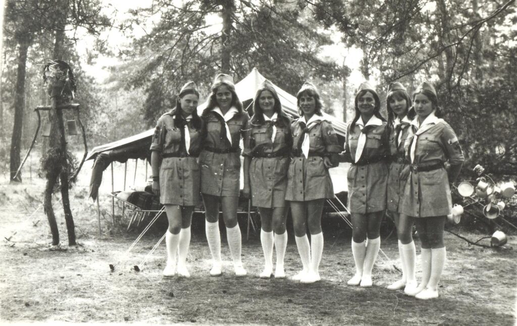 Harcerki na Jurze Krakowsko-Częstochowskiej - archiwum Komisji Historycznej ChŚ